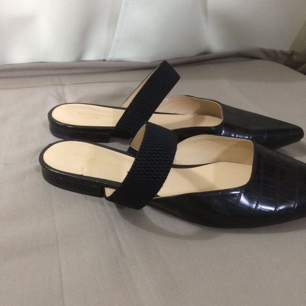 Ann Taylor Factory Black Pointed Toe Mule Flats Size 8.5 Faux Croc Slip On Shoes - Picture 2 of 8